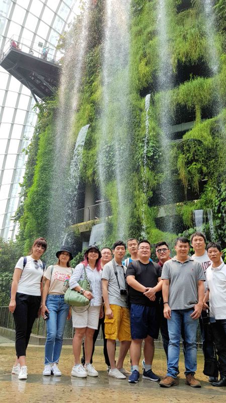 20190913_115731_Group Photo_GardenByTheBay.jpg