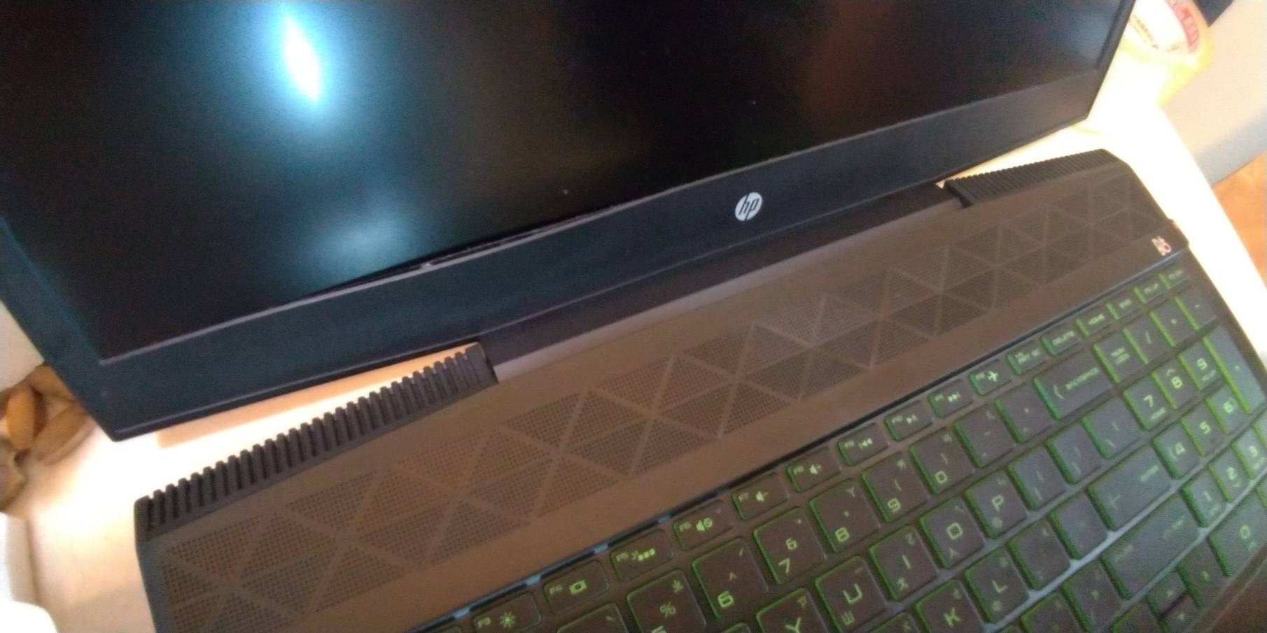 已解决: HP Pavilion Gaming Laptop 15-cx0xxx 螢幕邊框脫落- 惠普支持